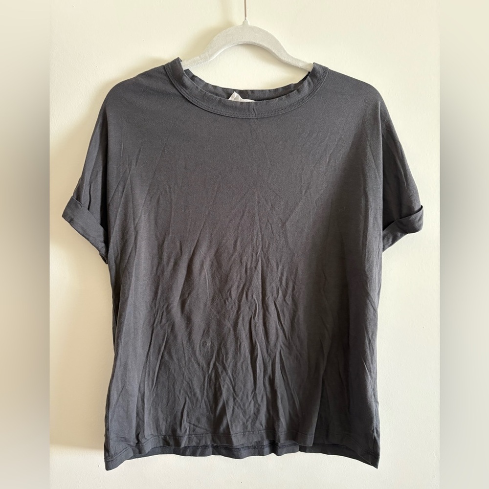 Carly Jean Los Angeles Classic Rolled T-Shirt, charcoal size large